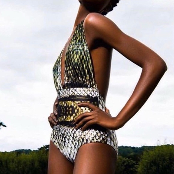 Vixen Marilyn Swimsuit - Picture 1 of 4